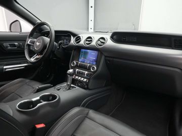 Car image 32