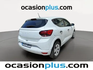 Car image 3