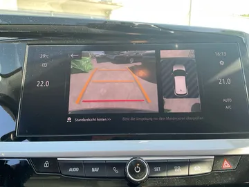 Car image 25