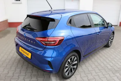 Car image 4