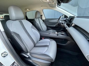Car image 27
