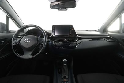 Car image 10