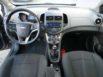 Car image 16