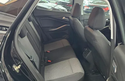 Car image 25