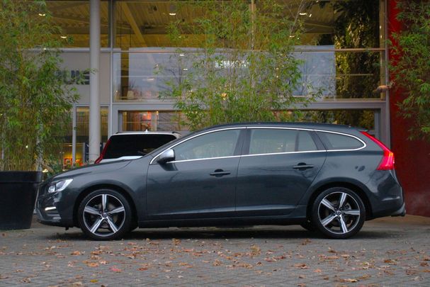 Volvo V60 T4 140 kW image number 3