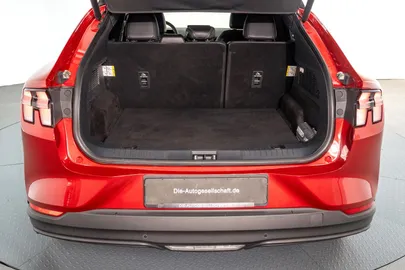 Car image 33
