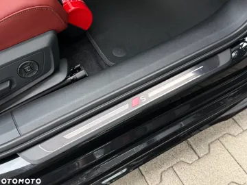 Car image 39