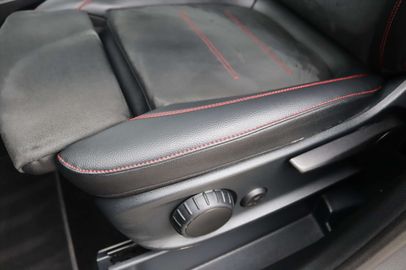 Car image 38