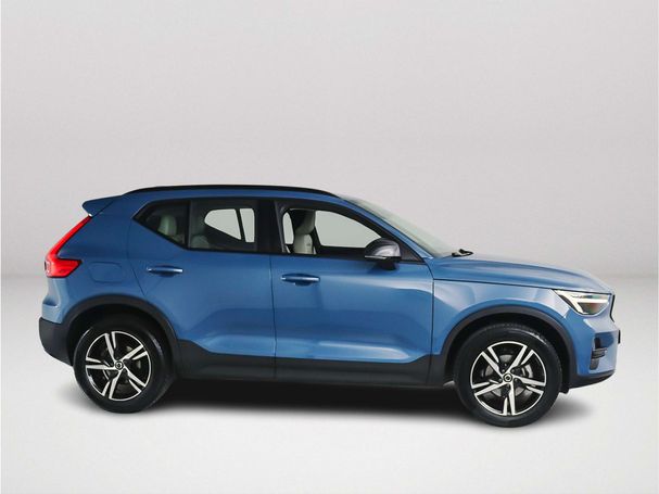 Volvo XC40 T2 Plus Dark 95 kW image number 4