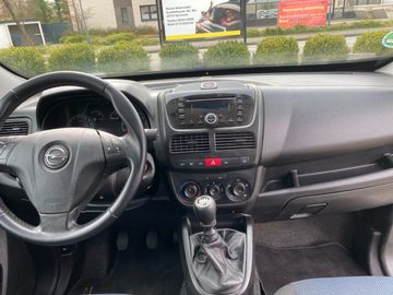 Car image 14