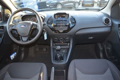 Car image 9