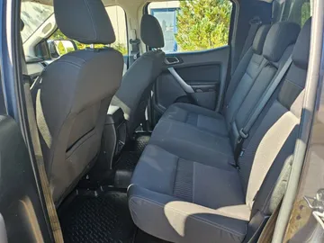 Car image 29