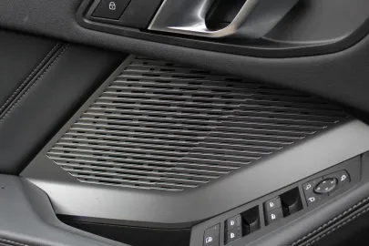 Car image 33