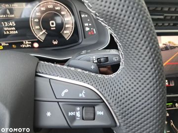 Car image 32