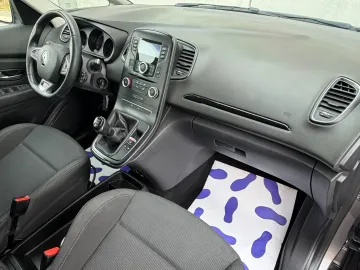 Car image 22
