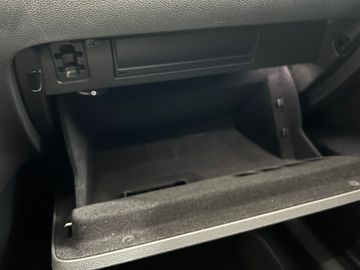 Car image 37