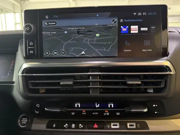 Car image 27