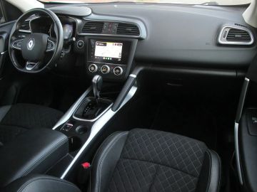 Car image 28