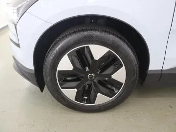 Car image 37