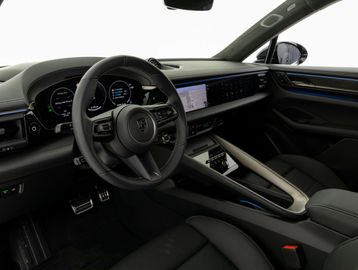 Car image 36