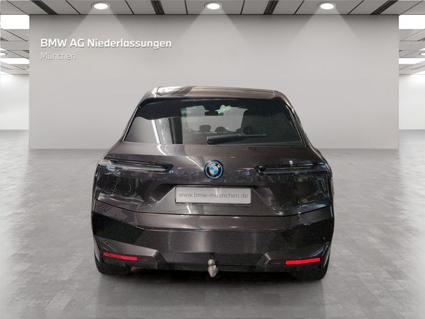 BMW iX xDrive40 240 kW image number 7