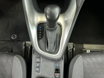 Car image 26