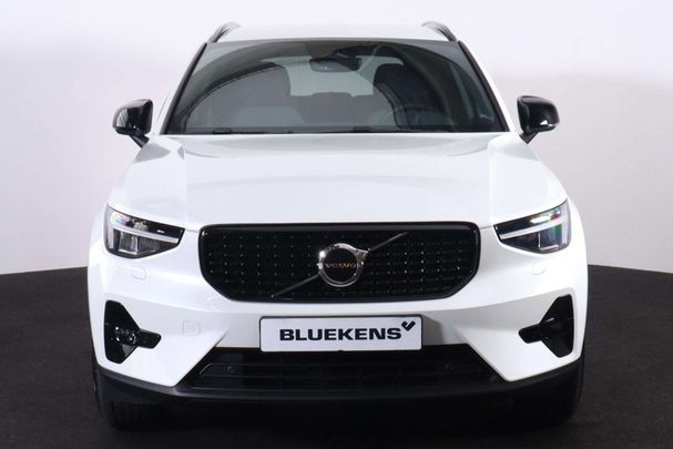 Volvo XC40 B3 Plus Dark 120 kW image number 2