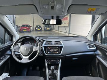 Car image 11