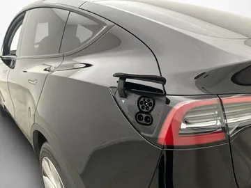 Car image 33