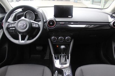 Car image 16