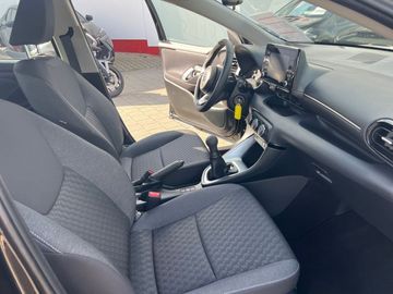 Car image 15