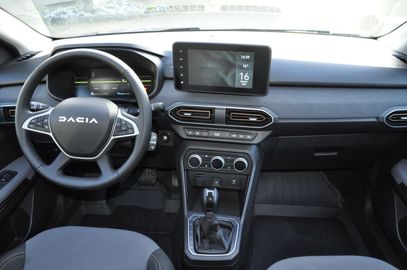 Car image 13