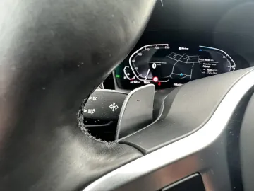 Car image 32
