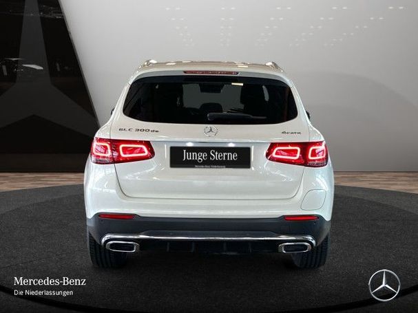 Mercedes-Benz GLC 300 de 225 kW image number 7