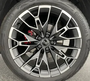Car image 36