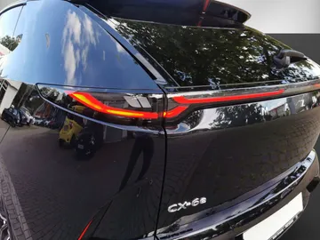 Car image 24