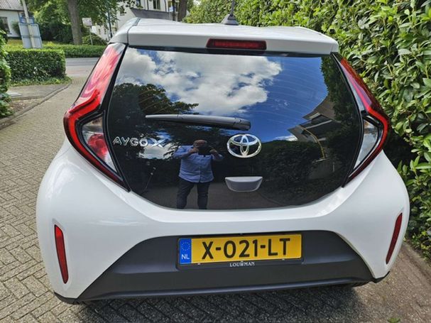 Toyota Aygo X 1.0 VVT-i 53 kW image number 7