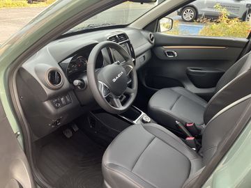 Car image 12