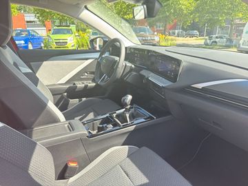 Car image 25