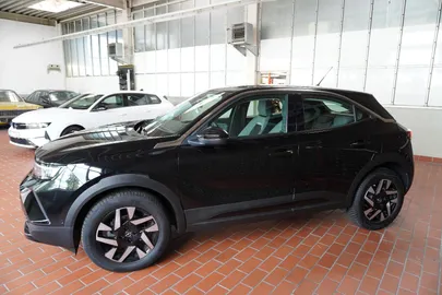 Car image 4