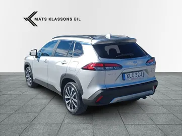 Car image 4