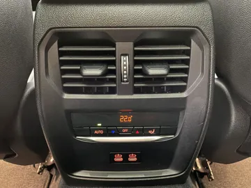 Car image 34