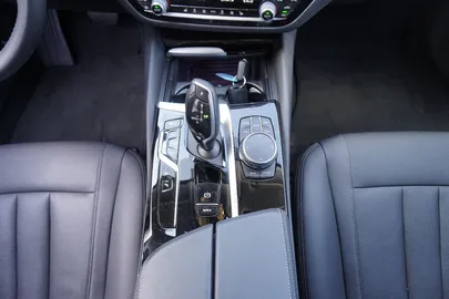 Car image 29