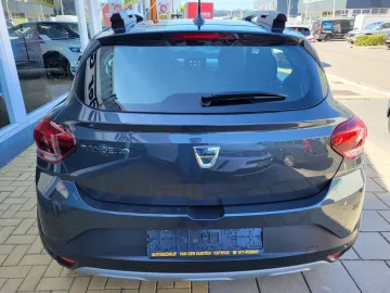 Car image 5