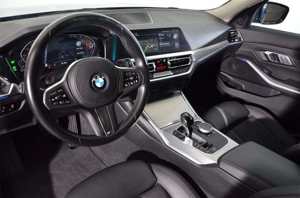 BMW 320d Touring xDrive 140 kW image number 4