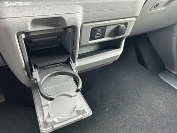 Car image 28