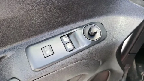 Car image 27
