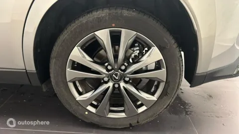 Car image 20