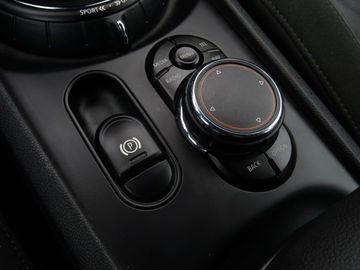 Car image 35