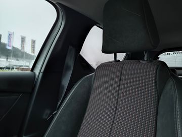 Car image 27